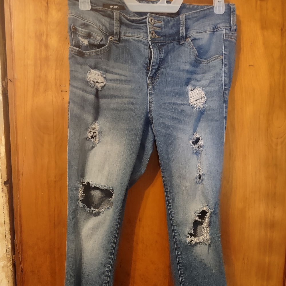 Torrid ladies distressed jeans